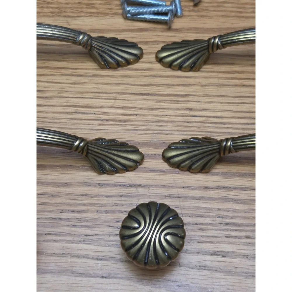 Amerock Vintage Natural Elegance Shell Cabinet Pulls/ Drawer Knobs /Handles Lot